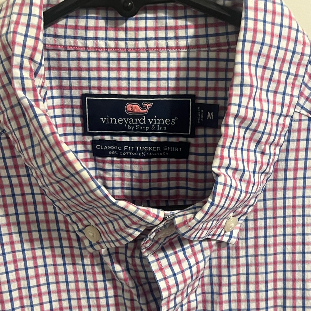 Vineyard Vines Men's Button Down Shirt - Red and Blue Plaid